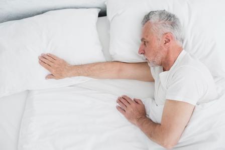 How to Choose a Mattress for an Older Adult