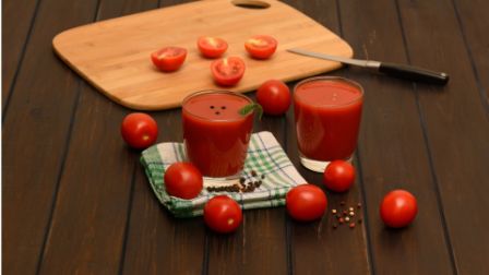 Using Tomato juice mask