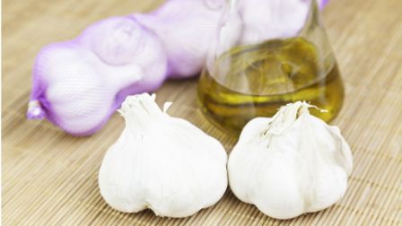 Using garlic oil