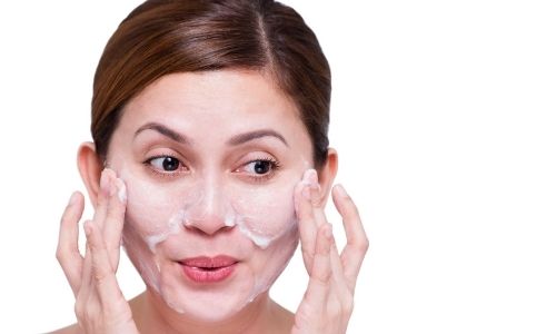 Steps to follow for a Deep cleansing facial