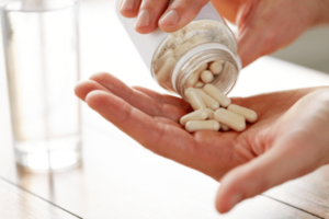 Who can include multivitamins in their diet and when to consume them